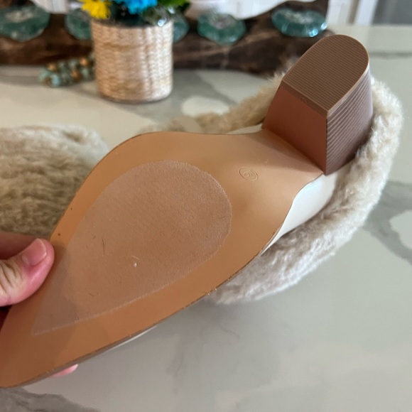 Brand new never worn faux fur foldover boot pointed toe, stacked block heel - Picture 11 of 12